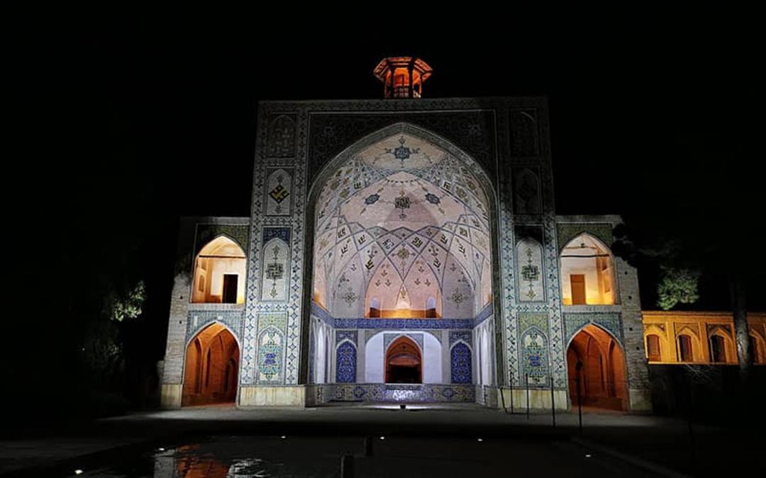 ایوان مسجد امام سمنان در شب