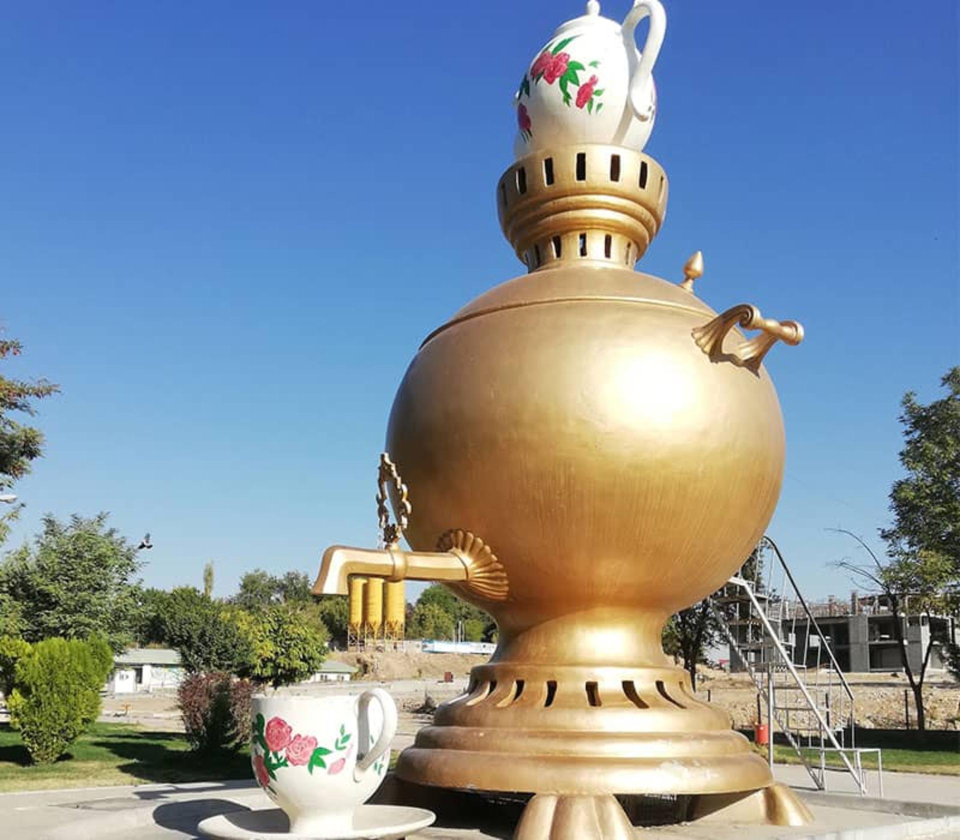 ماکت سماور در پارک سماور بروجرد