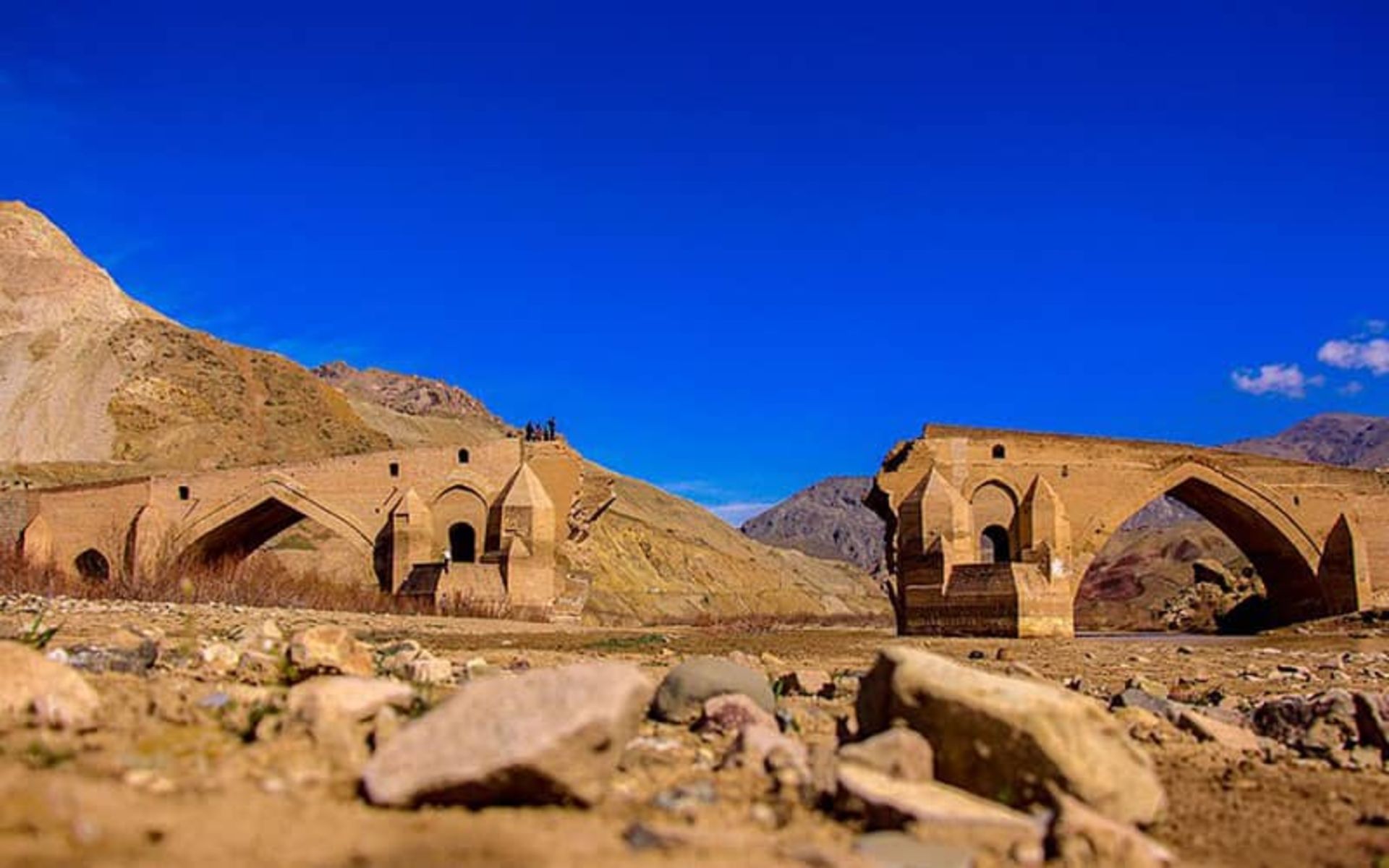 قلعه دختر میانه