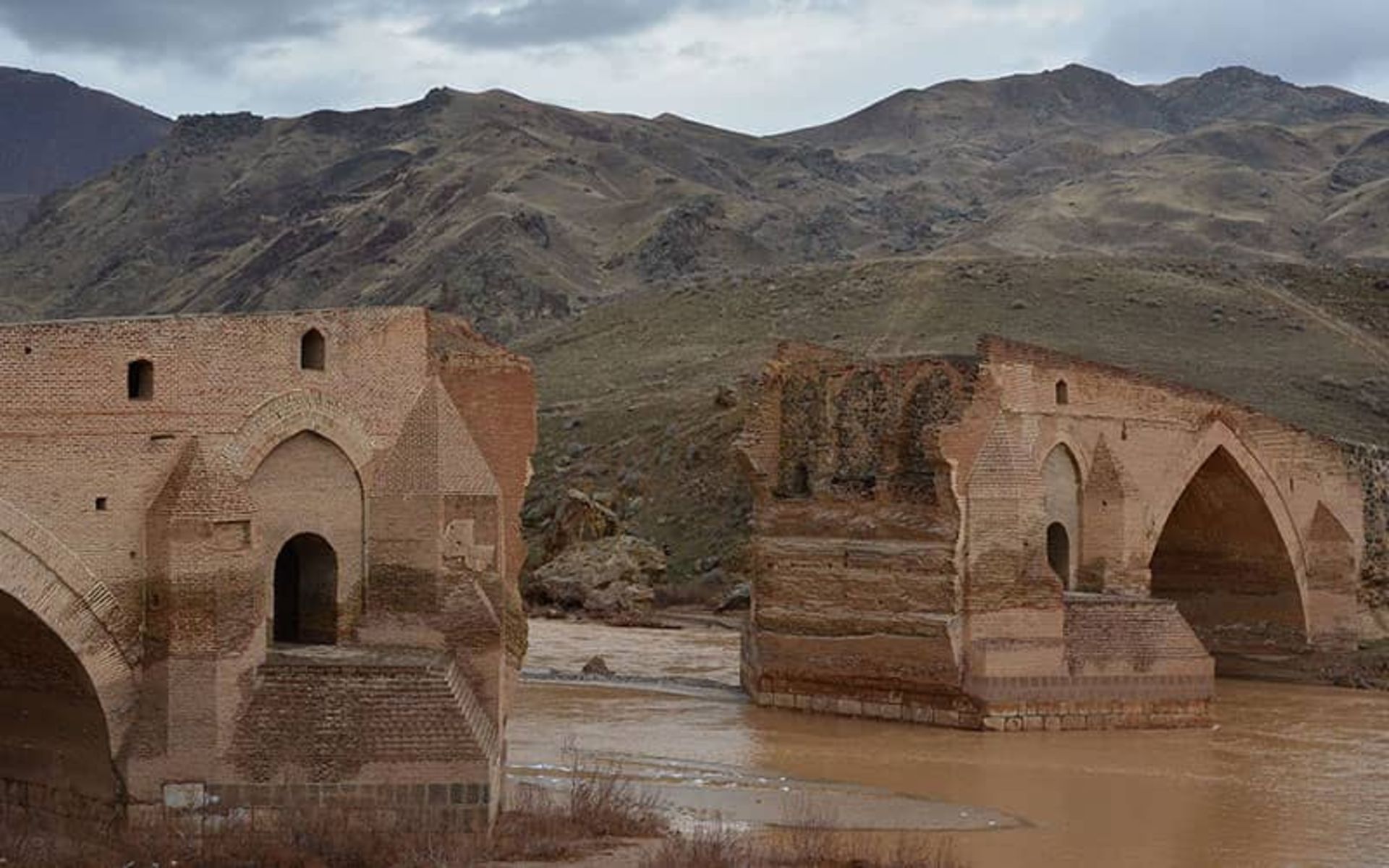 قلعه دختر میانه