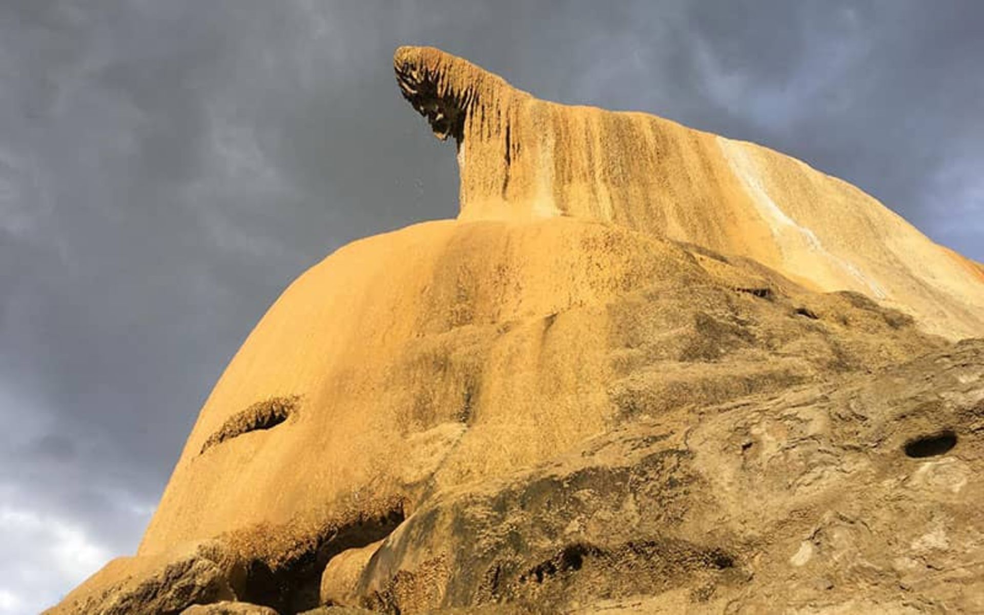 چشمه کانی گراوان
