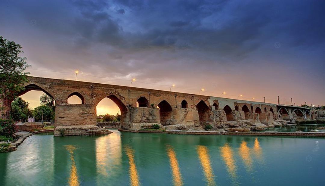 پل قدیم دزفول برفراز رودخانه دز
