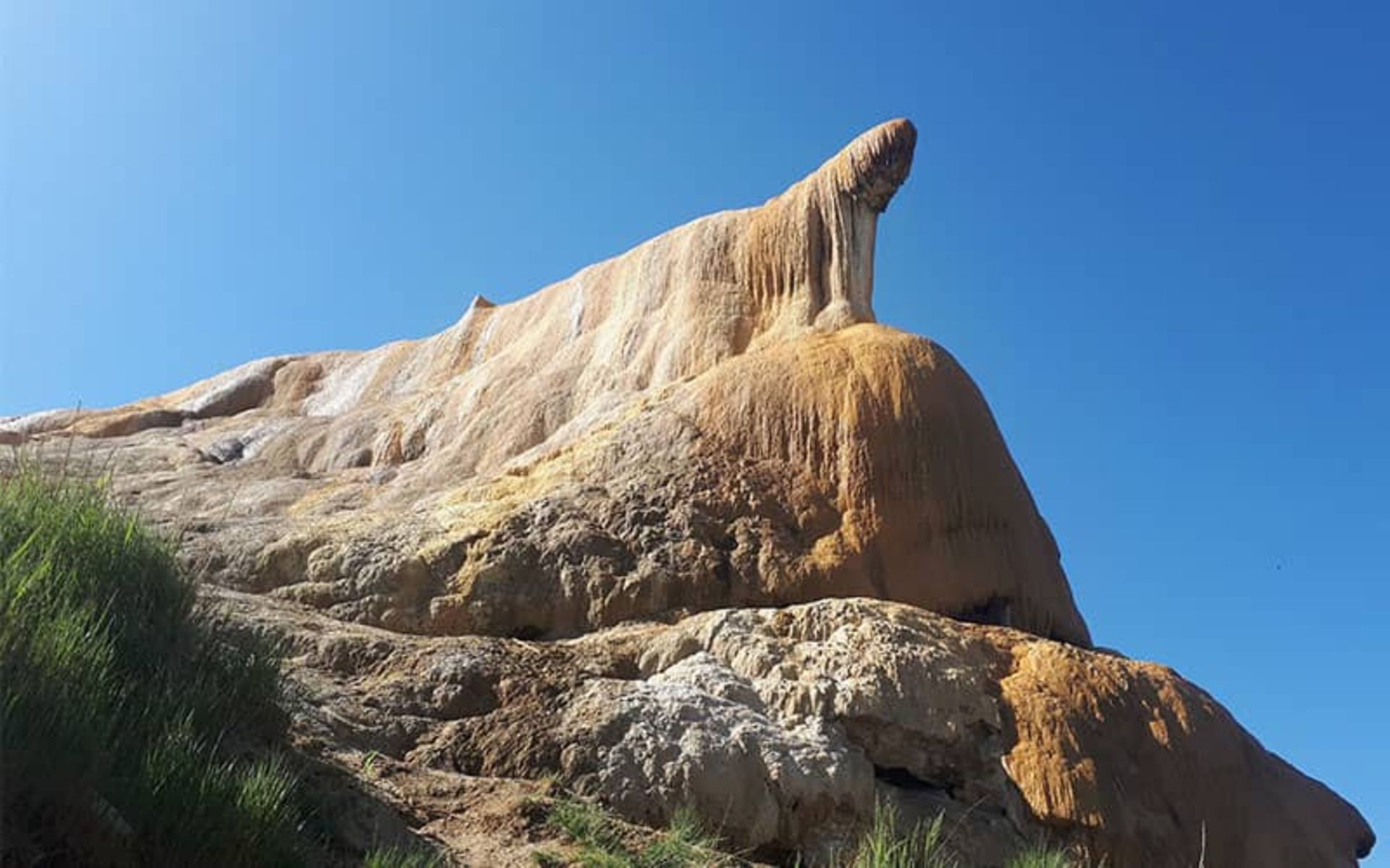 چشمه کانی گراوان