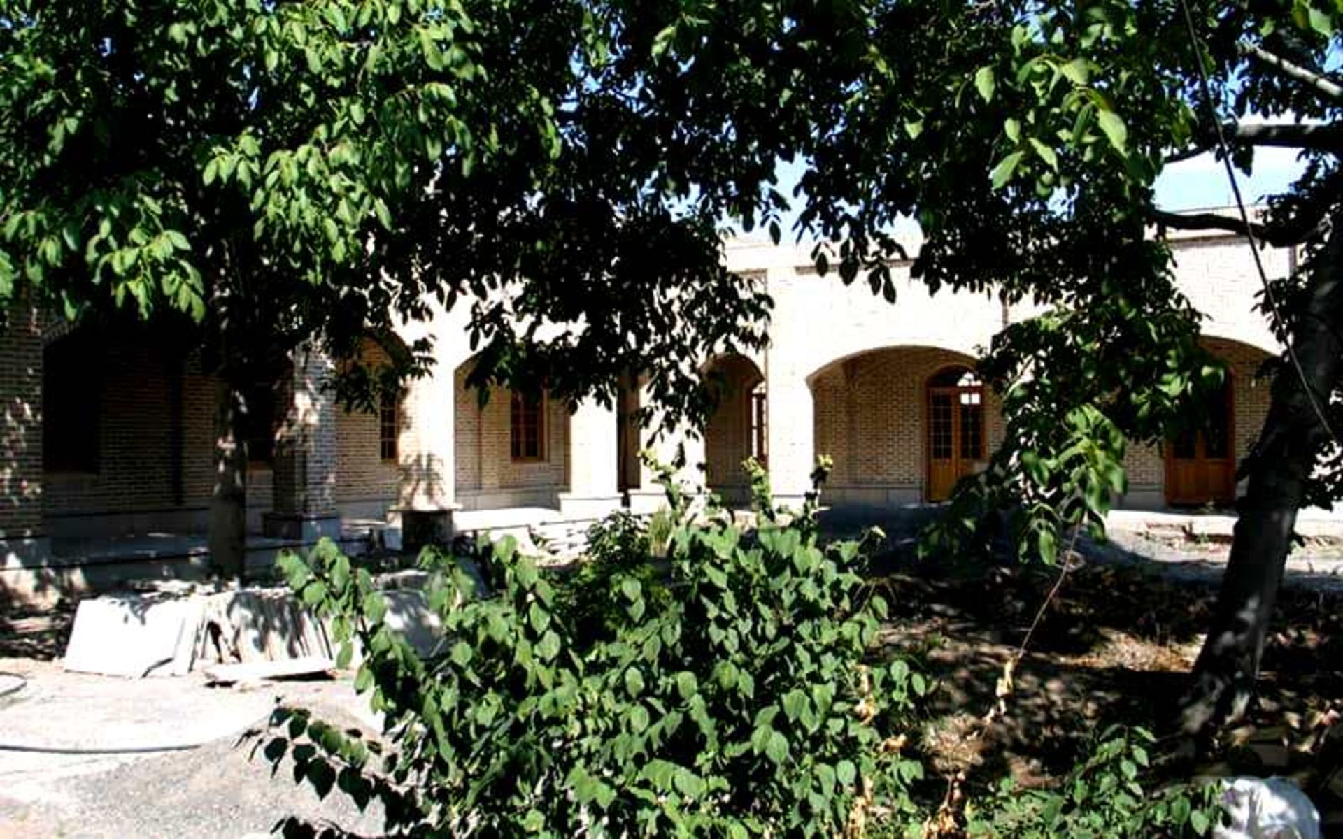 باغ گلشن راز (آرامگاه شیخ محمود شبستری)