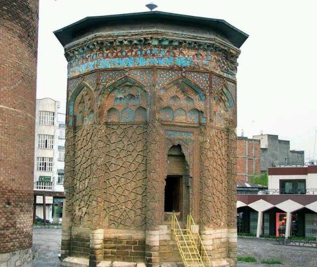 گنبد کبود مراغه