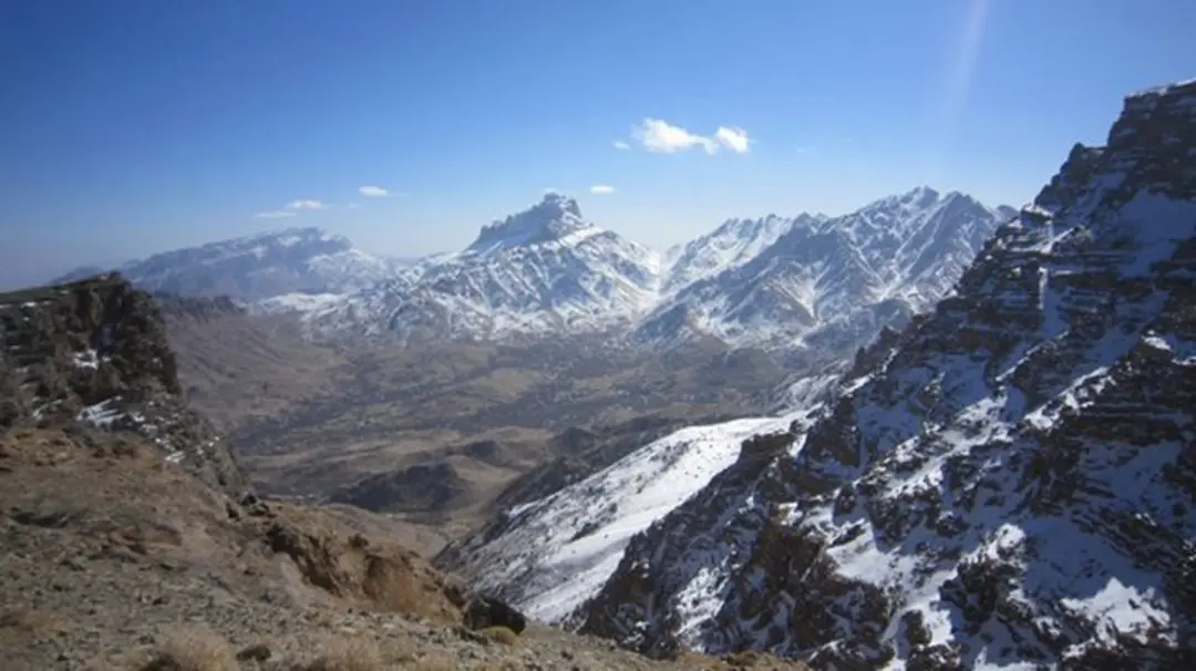 کوهستان شیرکوه پوشیده از برف