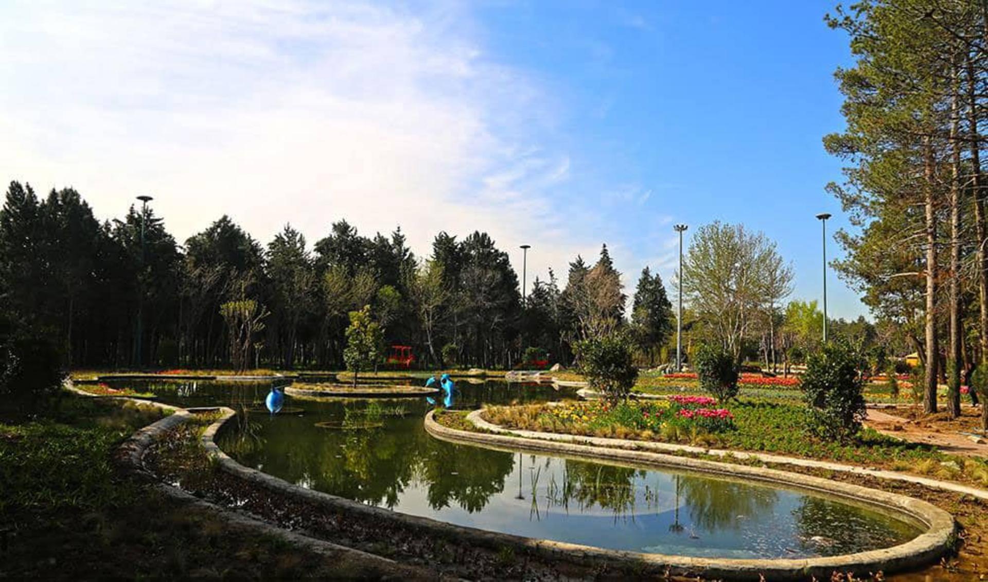 فضای باغ راز هستی چیتگر
