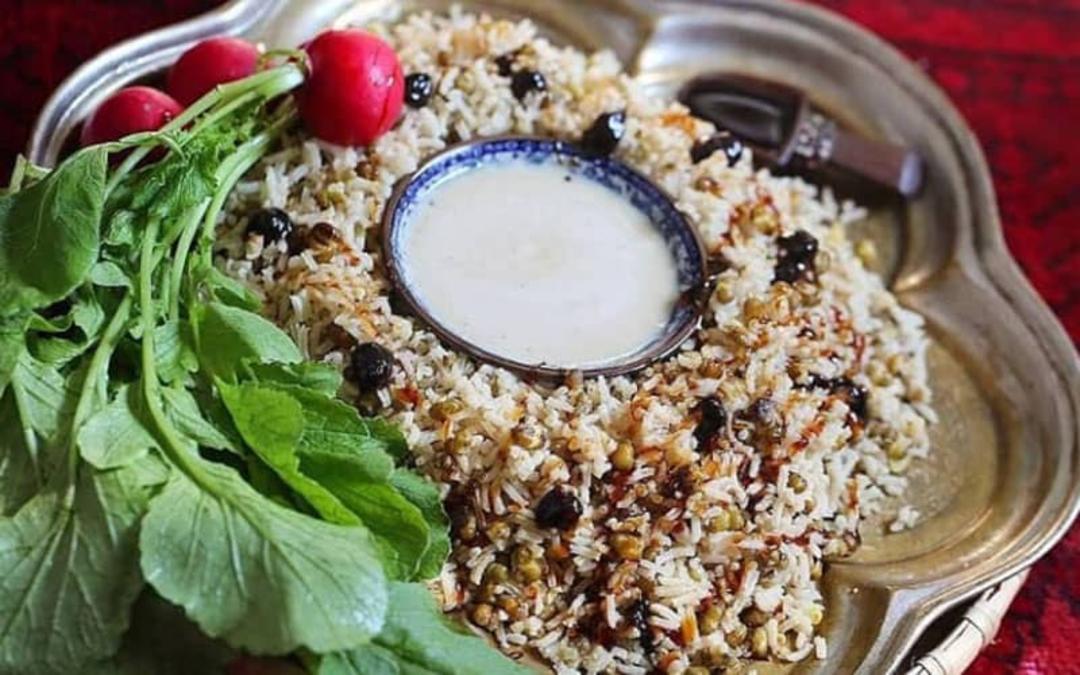 یک دیس پلو با ارده و ترب