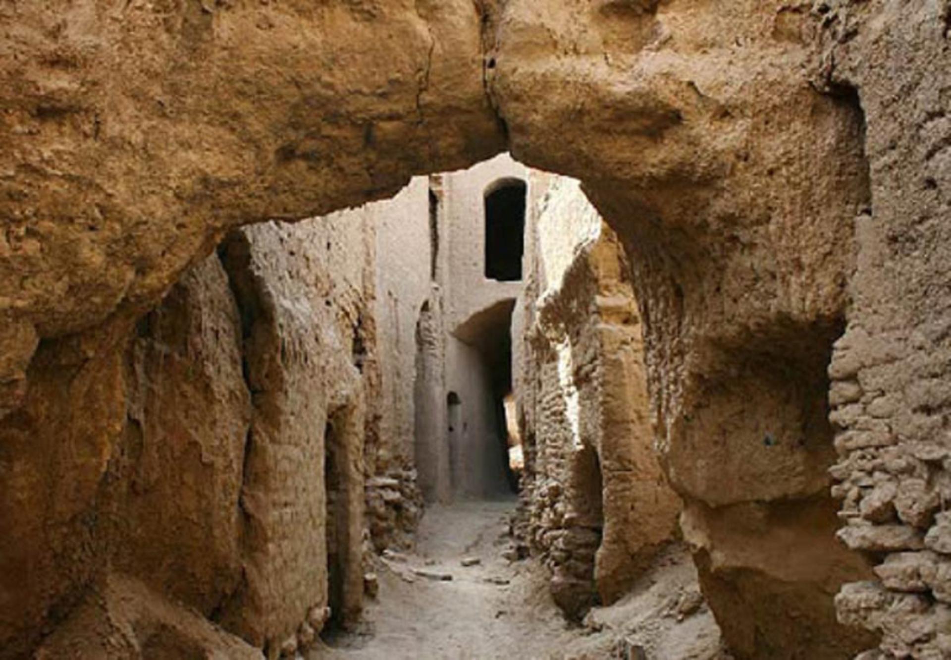 خانه های خشتی باستانی در روستای خرانق