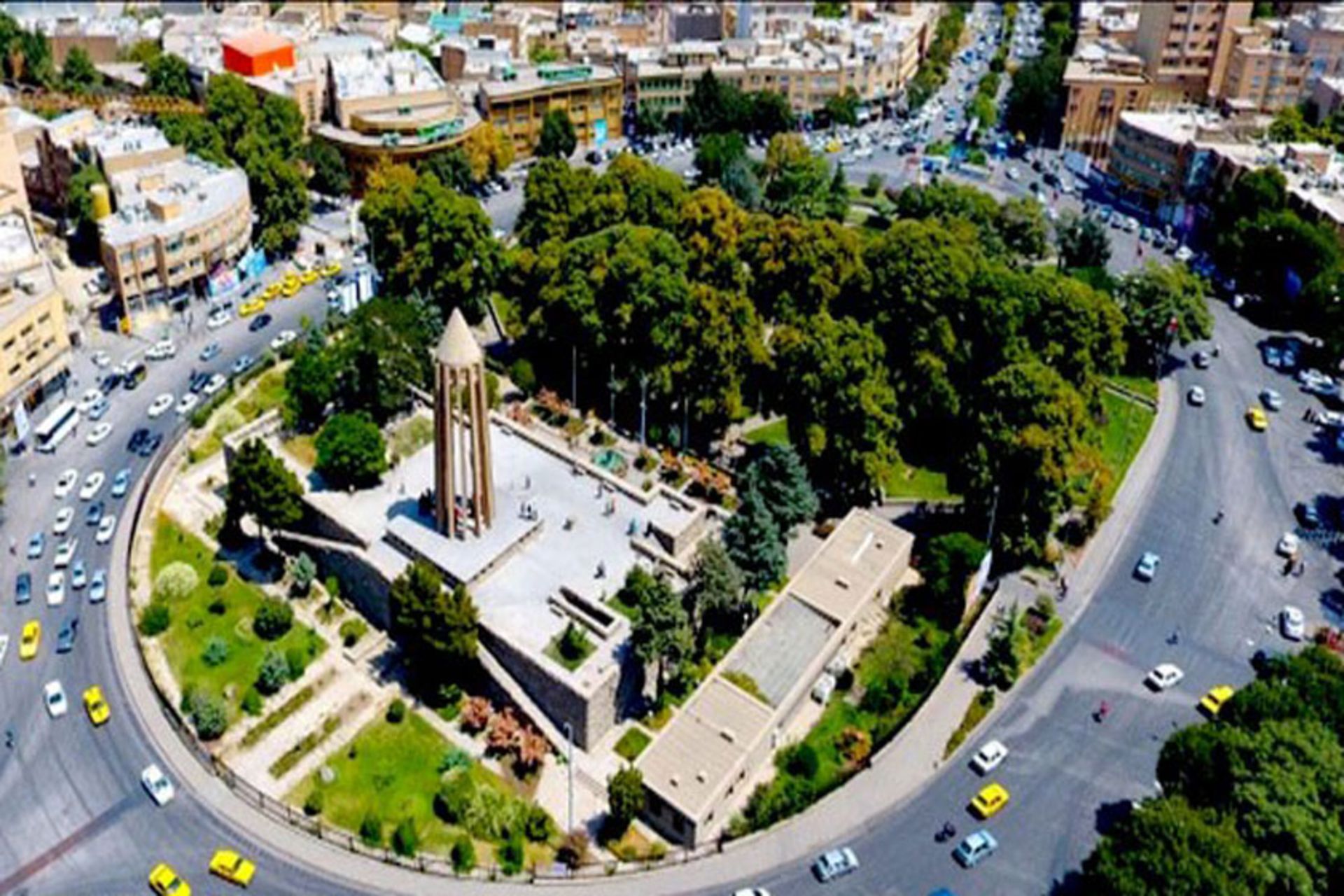 عکس هوایی از آرامگاه بوعلی همدان