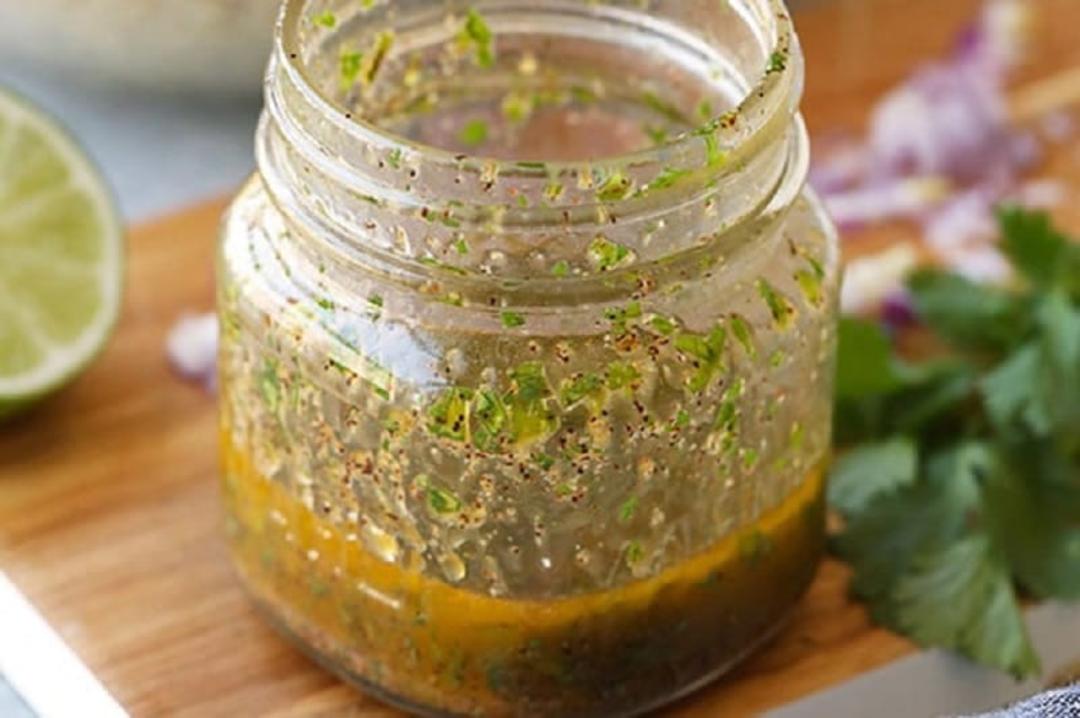 طرز تهیه سس سالاد کینوا مکزیکی