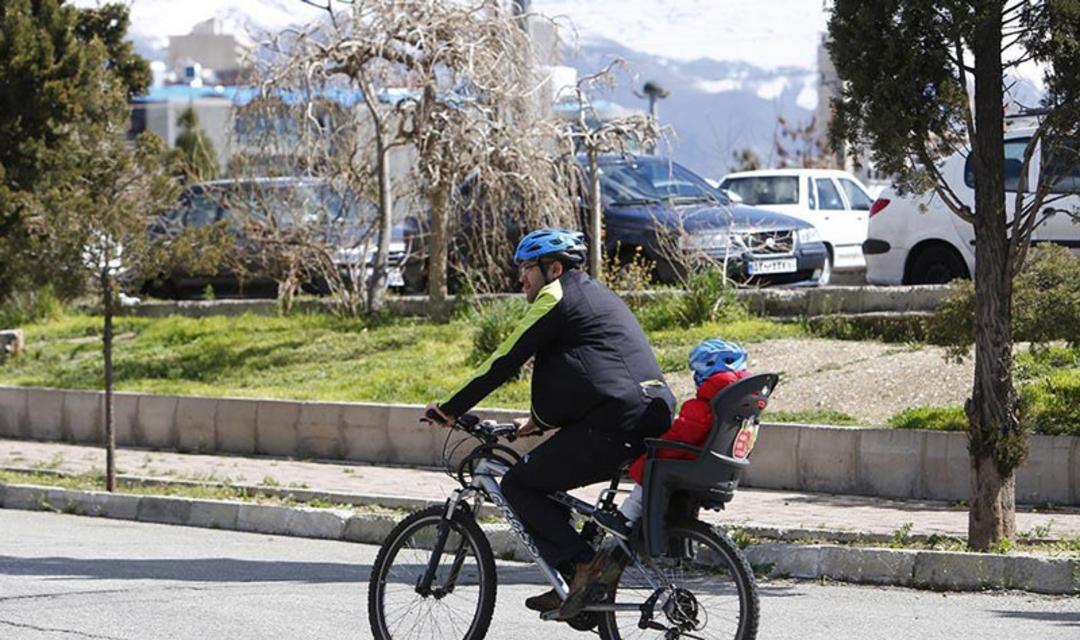 دوچرخه‌سواری در پارک پردیسان