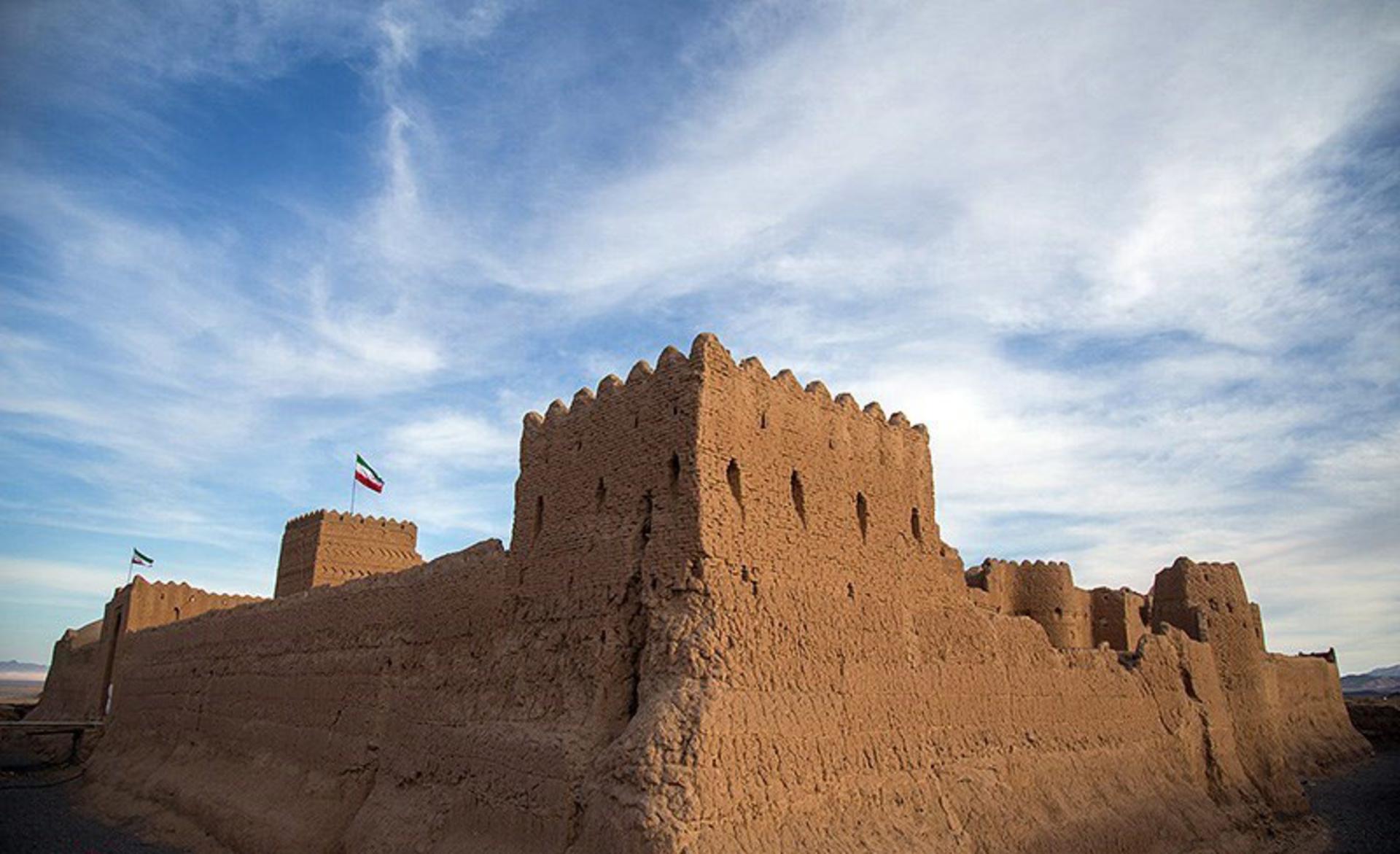 نمایی از بیردن قلعه سریزد