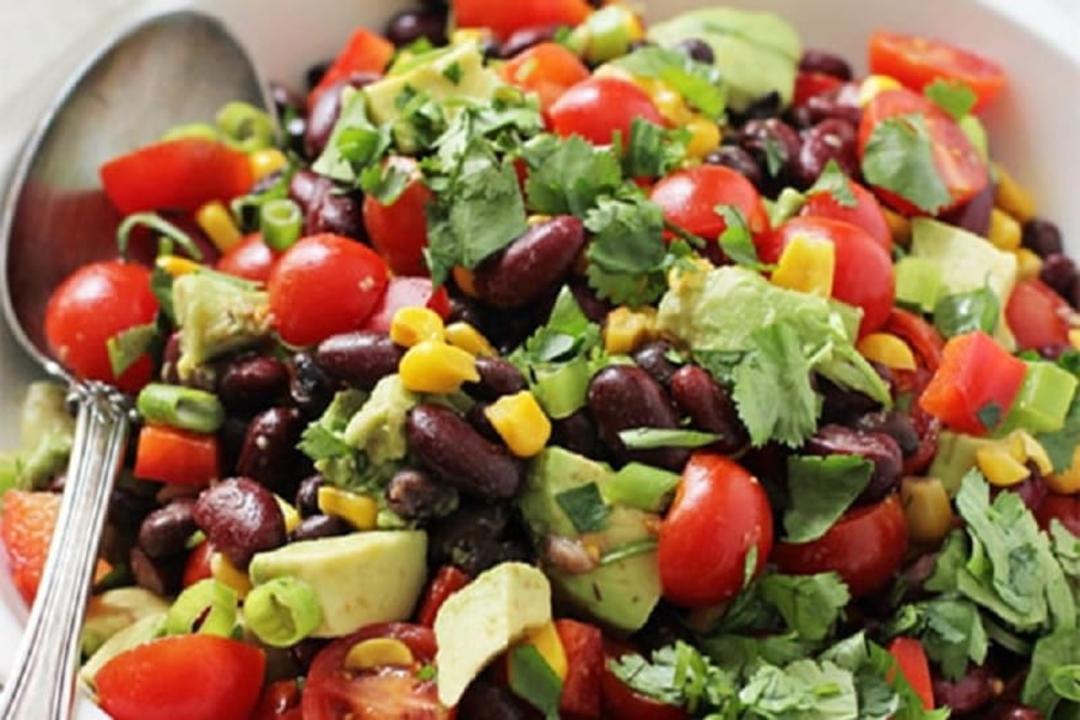 طرز تهیه سالاد ذرت و لوبیا قرمز