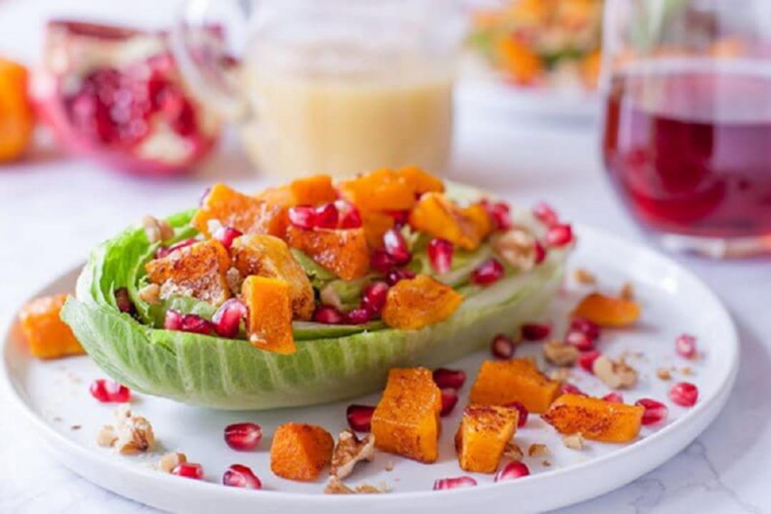 طرز تهیه سالاد کدو حلوایی و انار