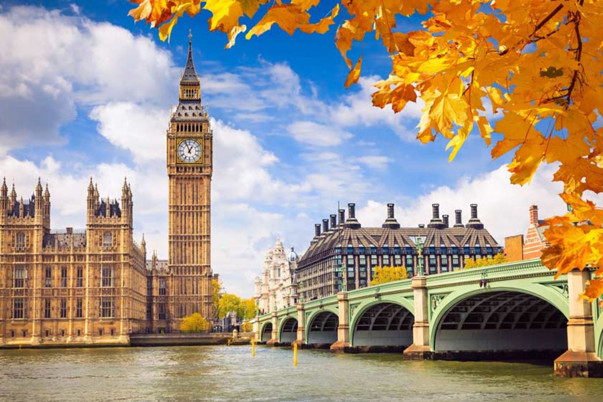 ساعت بیگ بن و منظره پاییزی لندن