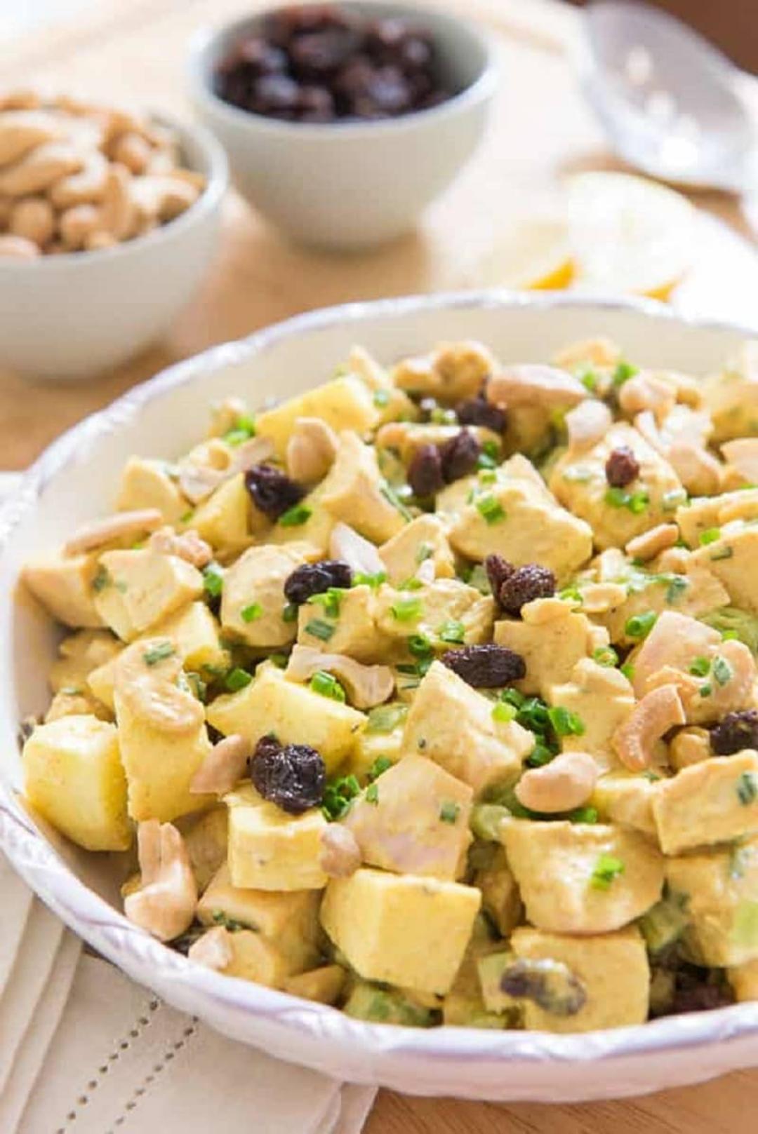طرز تهیه سالاد مرغ کاری