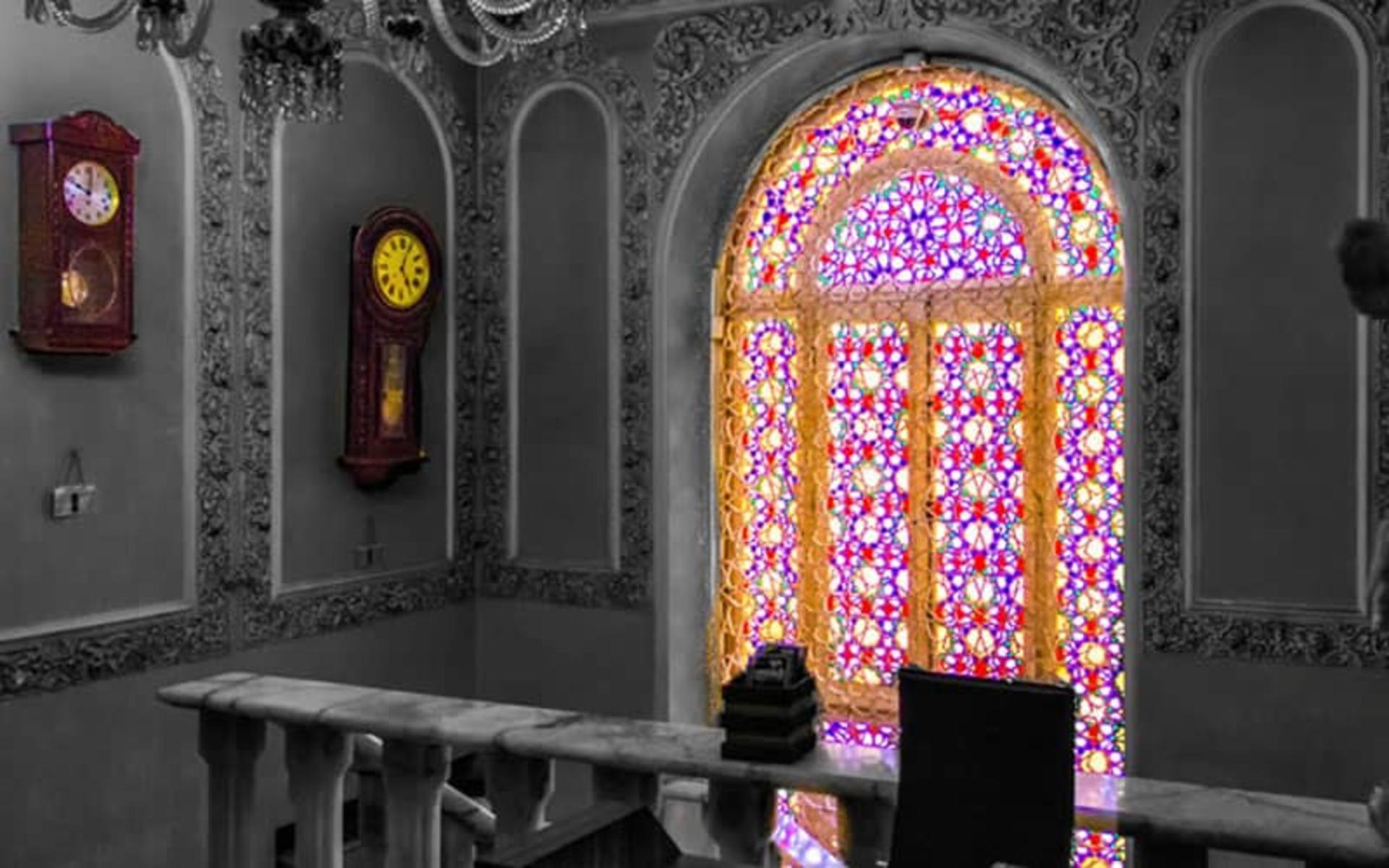 ساعت دیواری موزه زمان