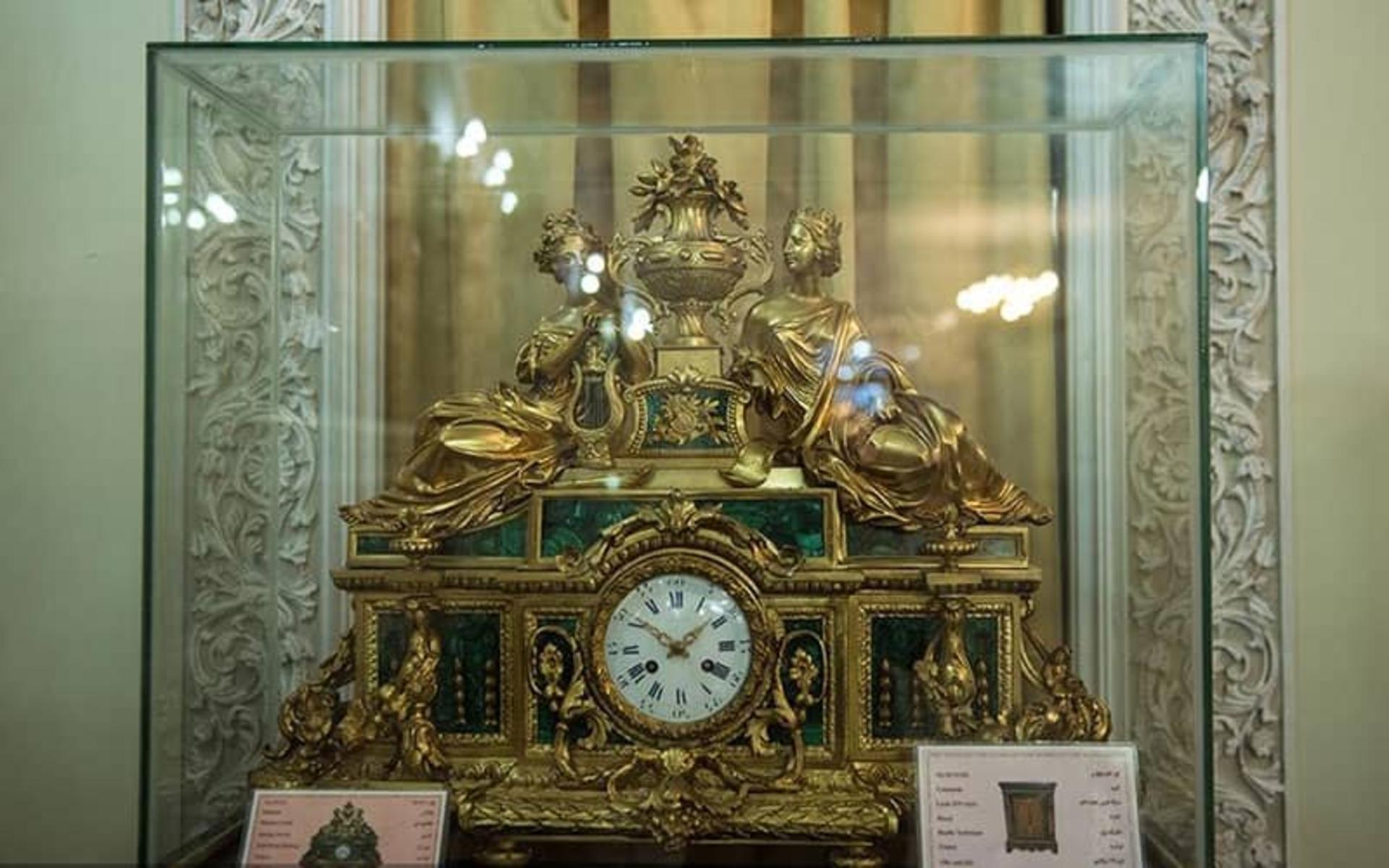 ساعت مجللی در موزه زمان