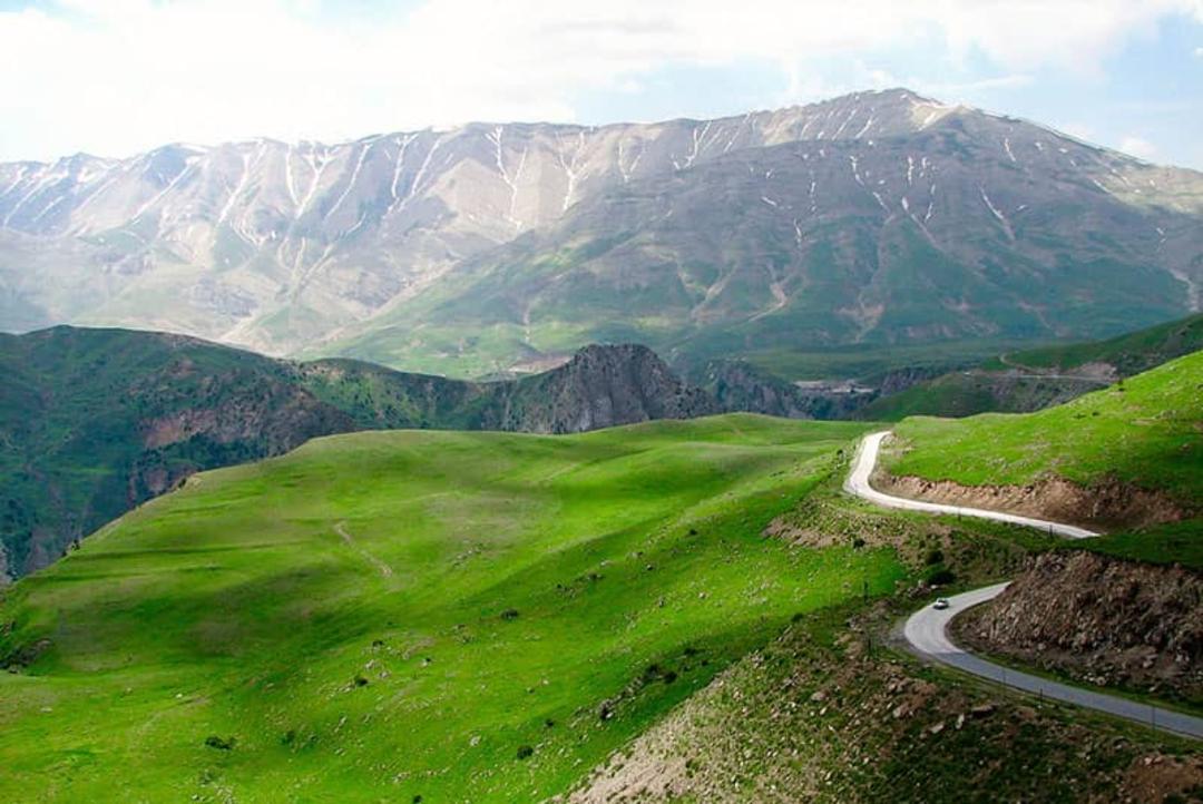 نمایی از دشت لار