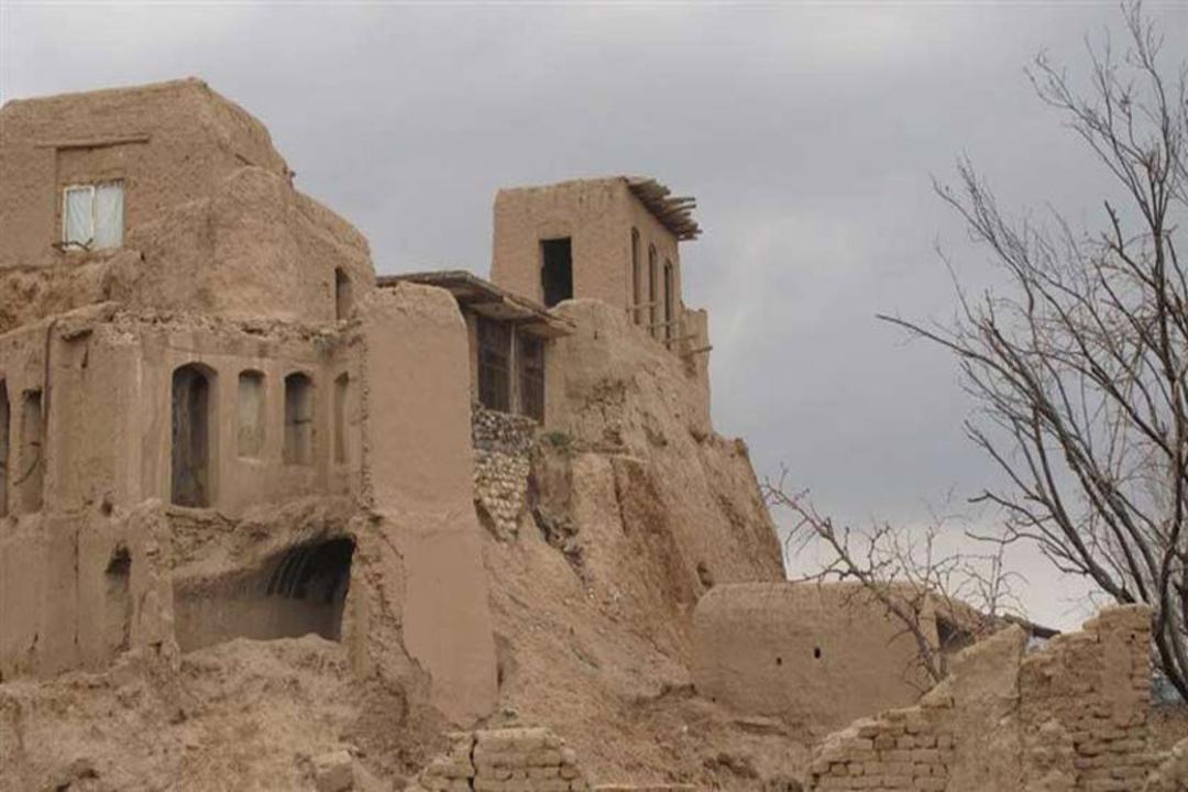 نمایی از خانه‌های تاریخی در روستای پاژ مشهد