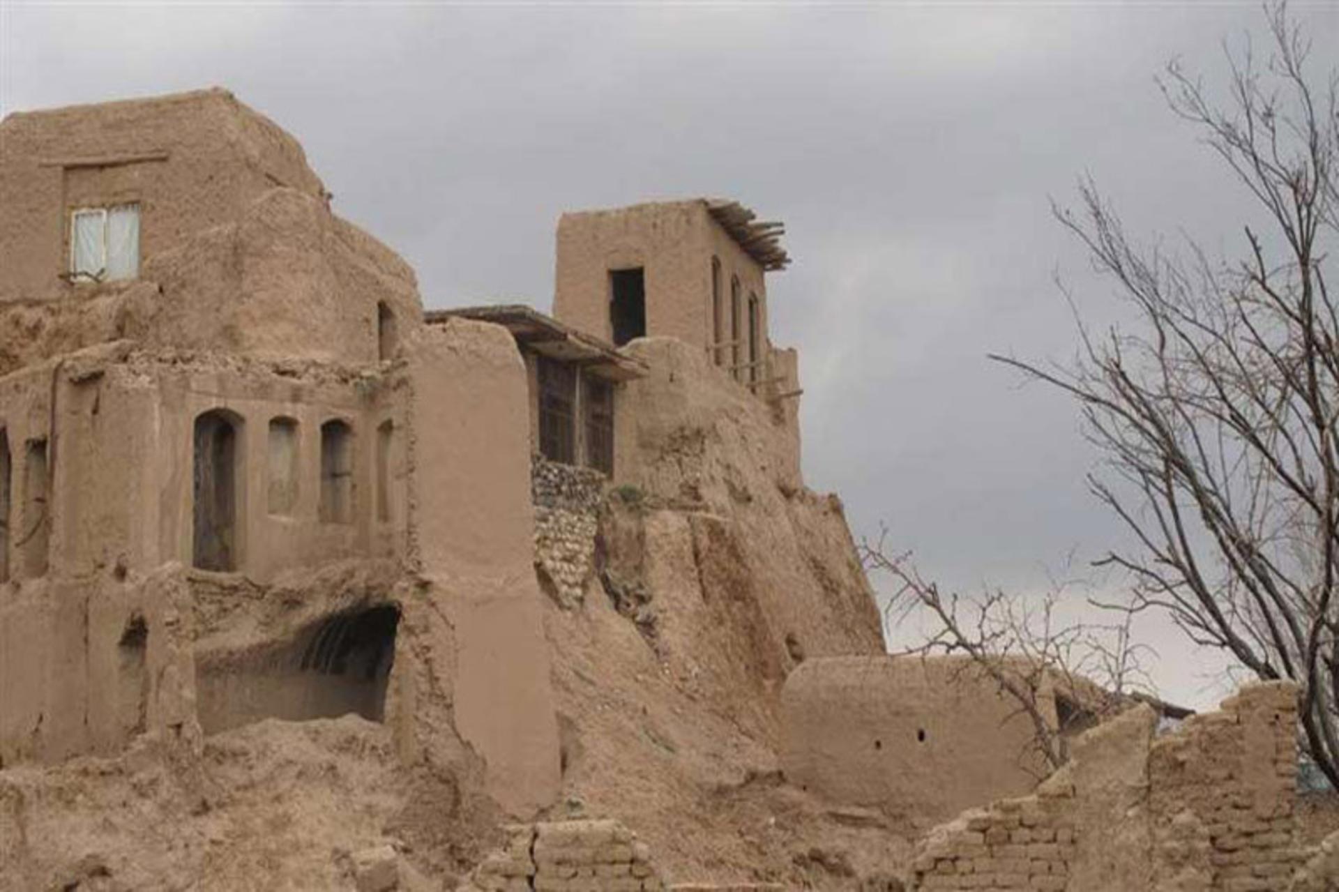 نمایی از خانه‌های تاریخی در روستای پاژ مشهد