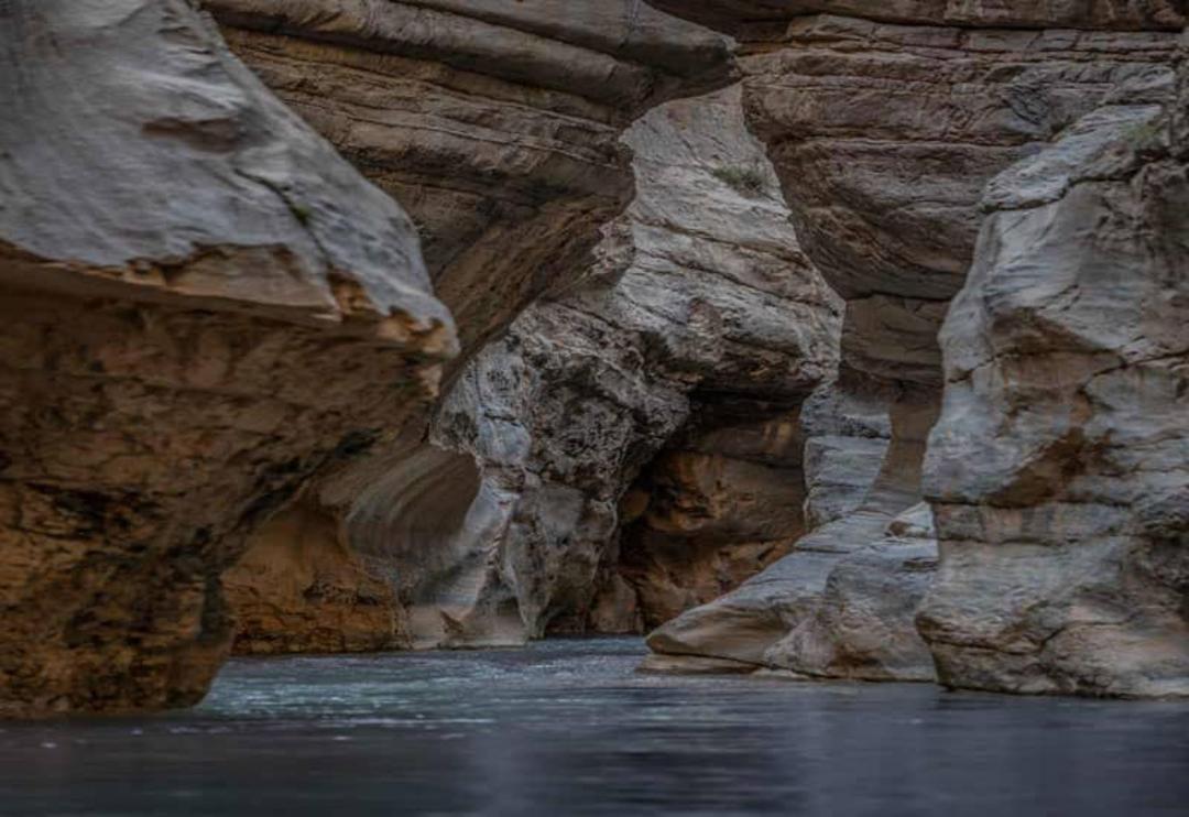 رودخانه تنگ هلت