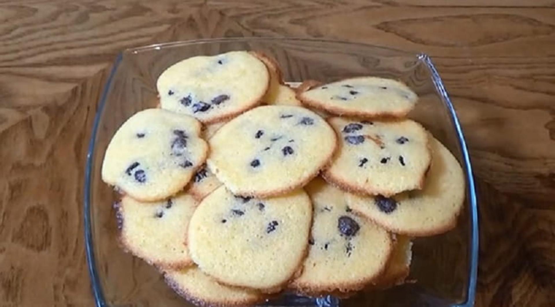 طرز تهیه شیرینی کشمشی