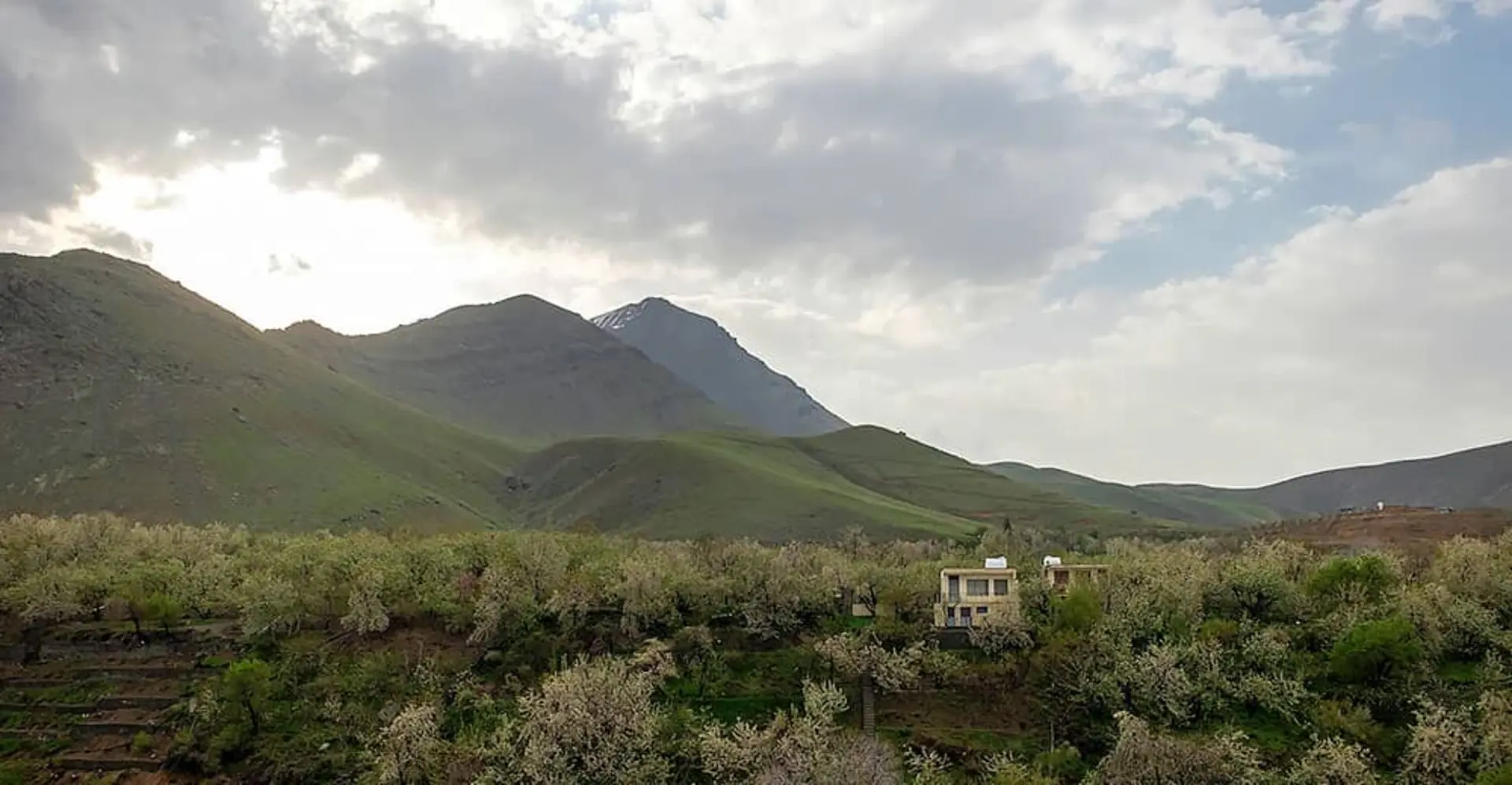 روستای کندر در فصل بهار