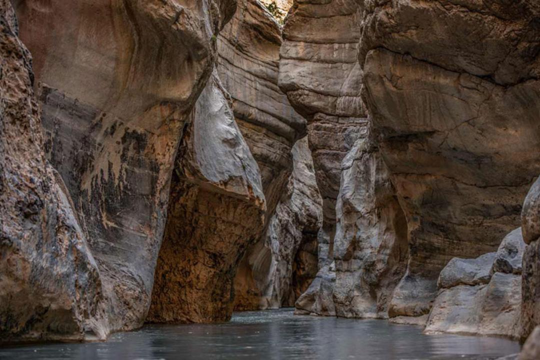 صخره‌های تنگه هلد