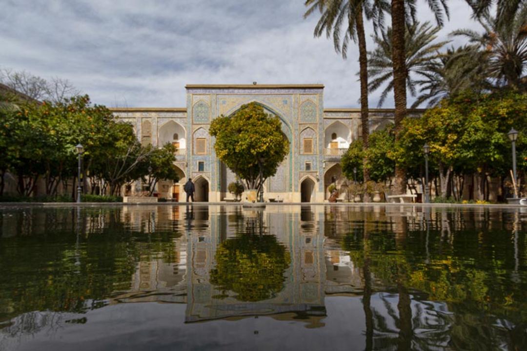 حوض مدرسه خان شیراز