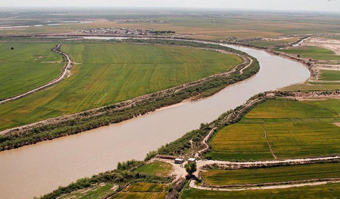 رود کارون در میان جلگه خوزستان از نمای بالا