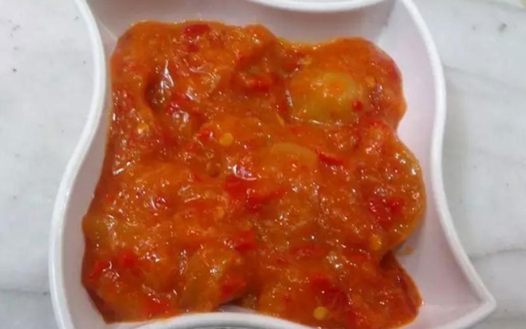 یک کاسه ترشی لیمو