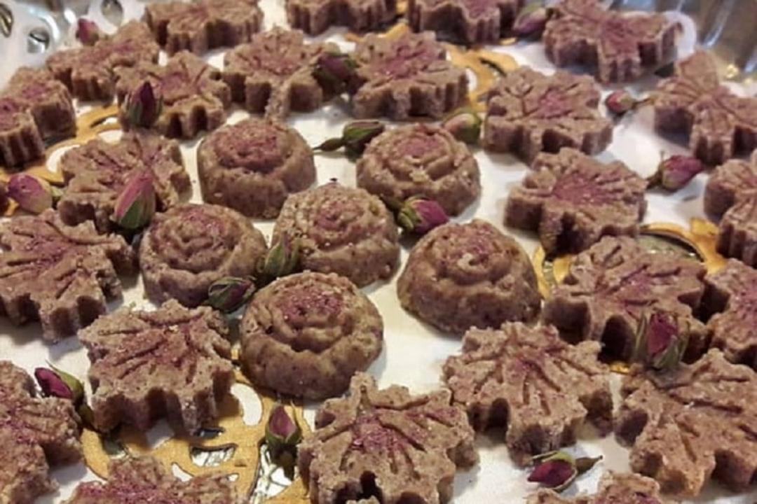 طرز تهیه حلوای گل سرخ