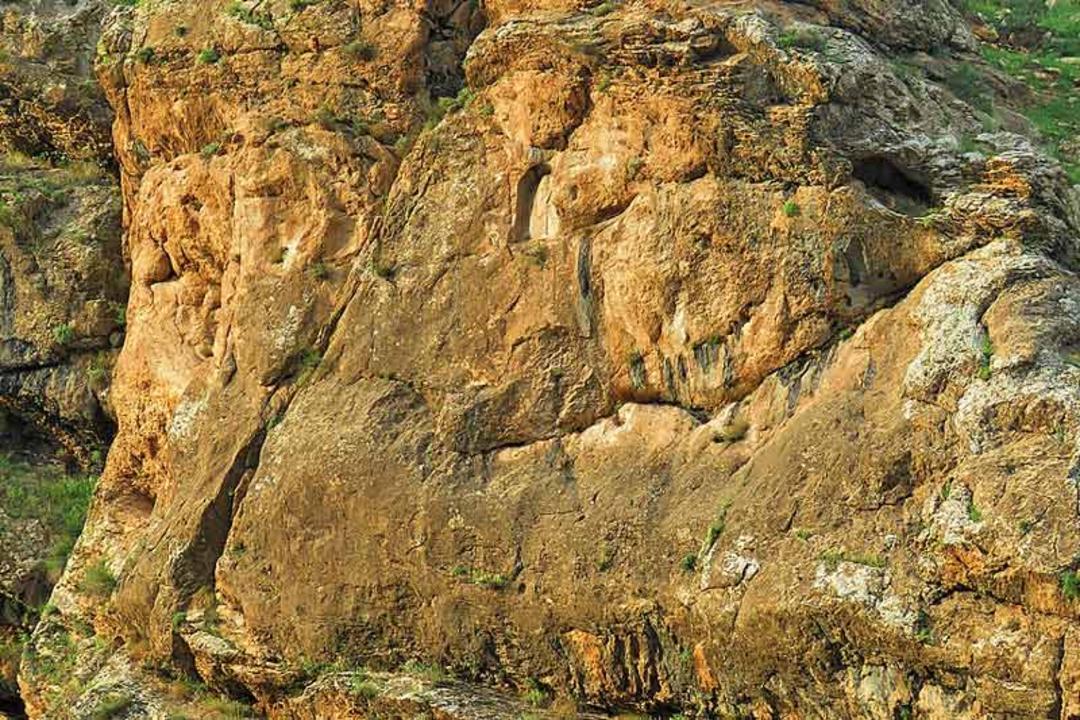 سنگ نبشته اورامان