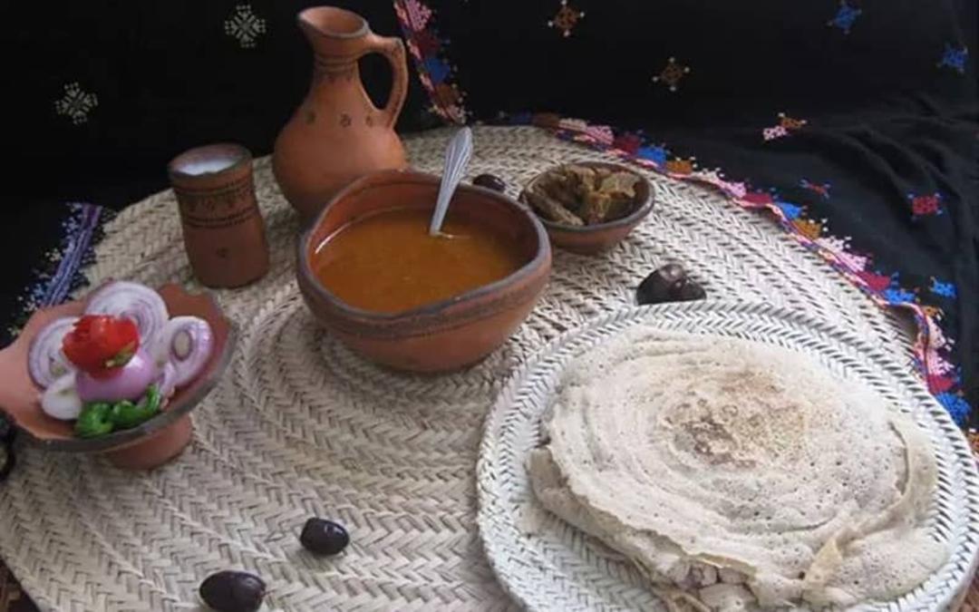 آبگوشت با نان محلی