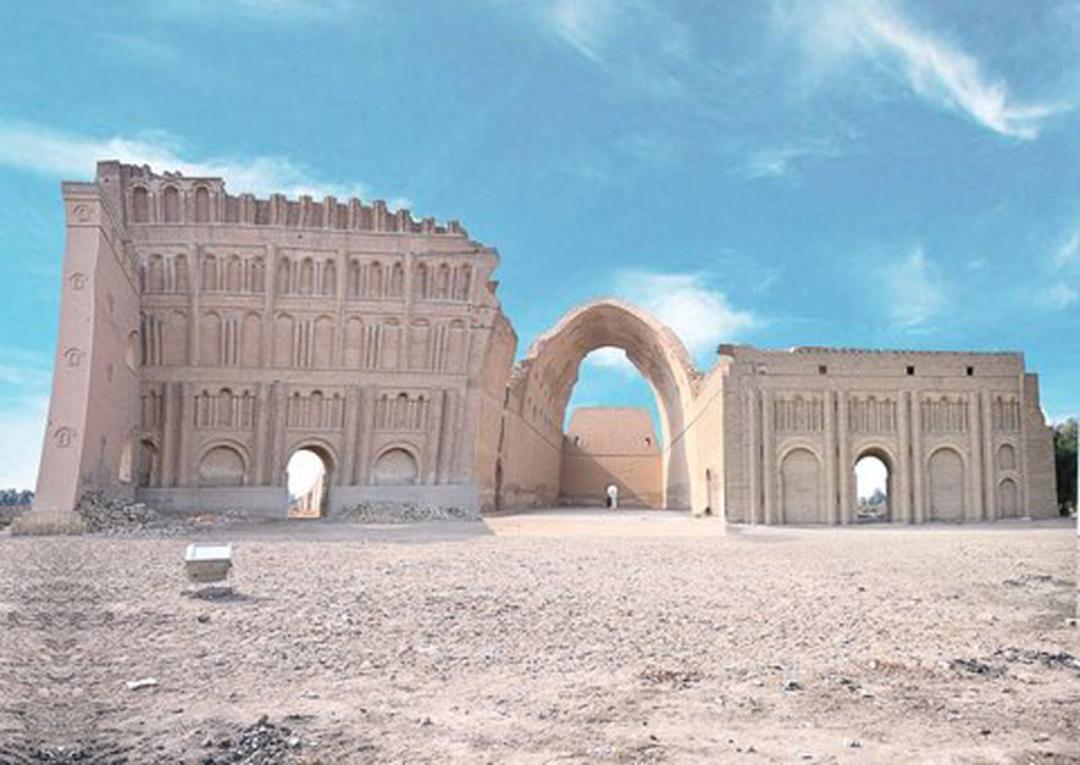 نمایی کامل از طاق کسری از روبه رو