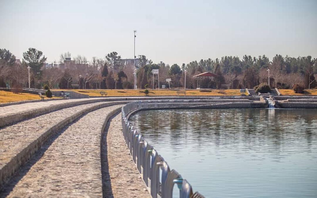 دریاچه بزرگ باغ فدک اصفهان