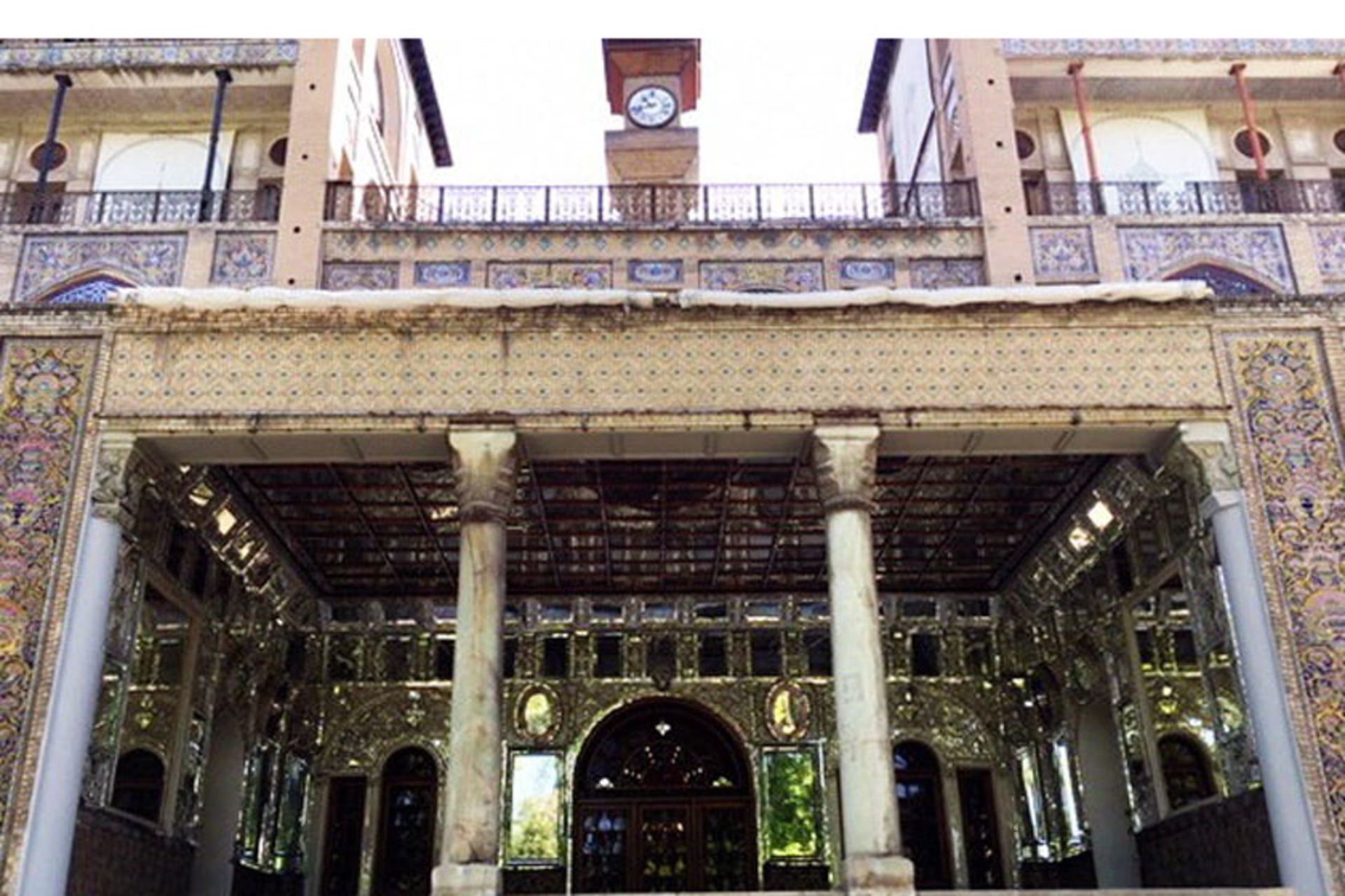 ساعت تاریخی کاخ گلستان