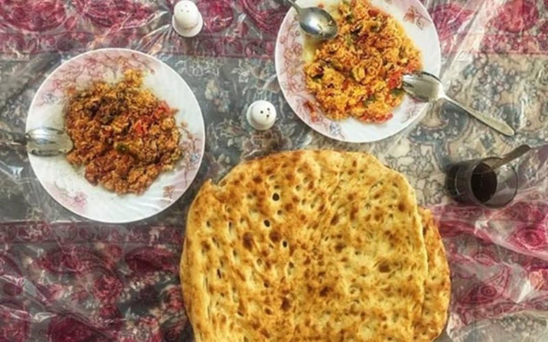 املت سوزی با نان محلی