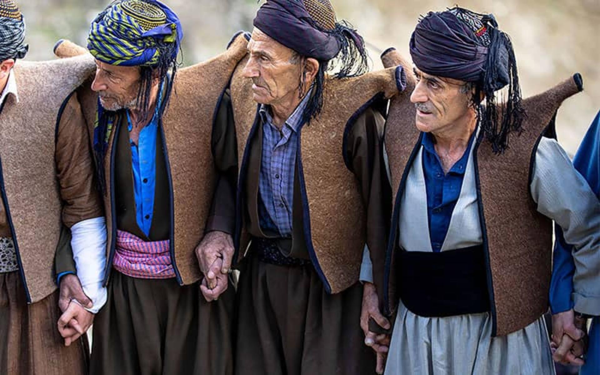 رقص بزرگان کرد