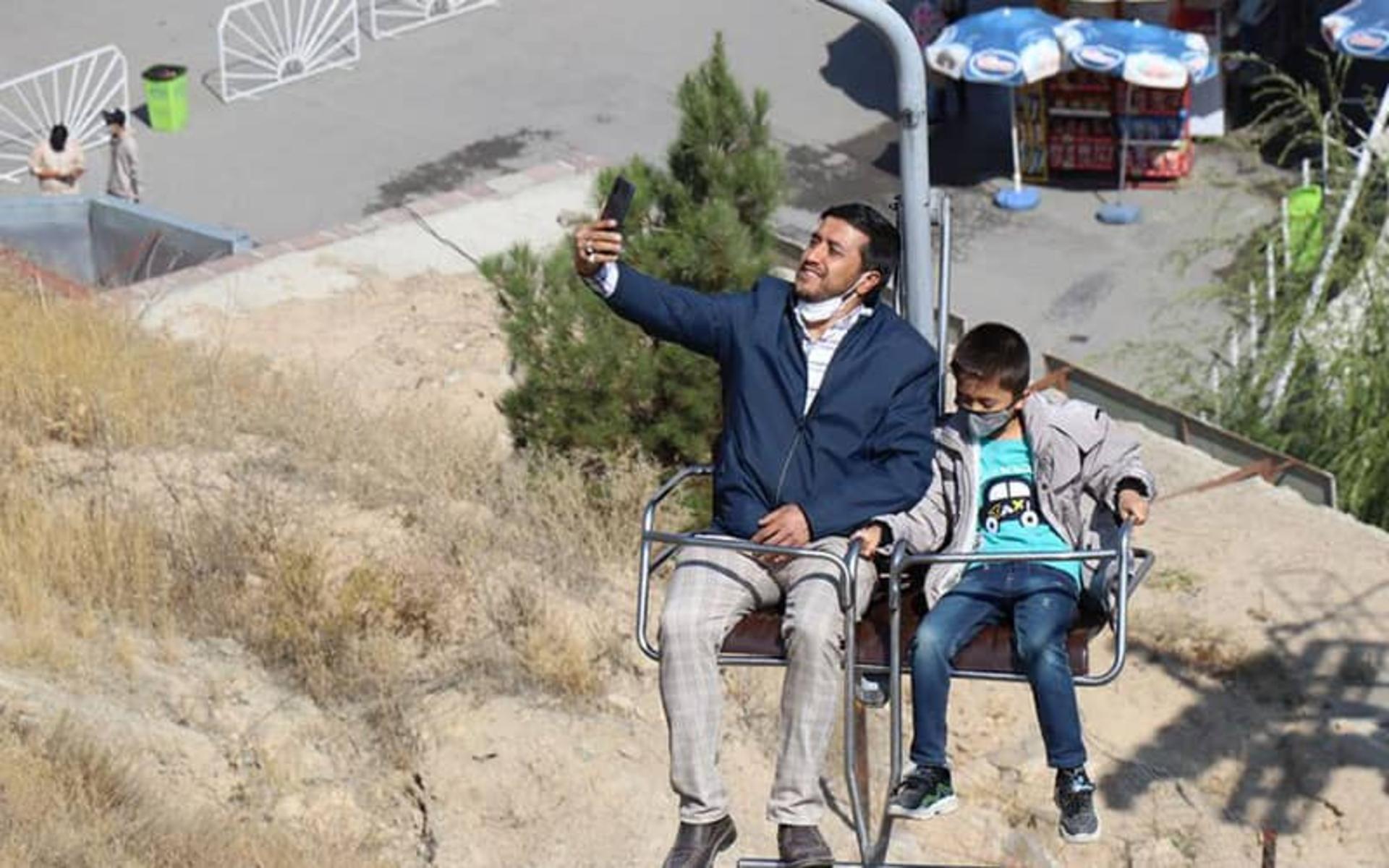 سلفی پدر و پسر روی تله سیژ چالیدر