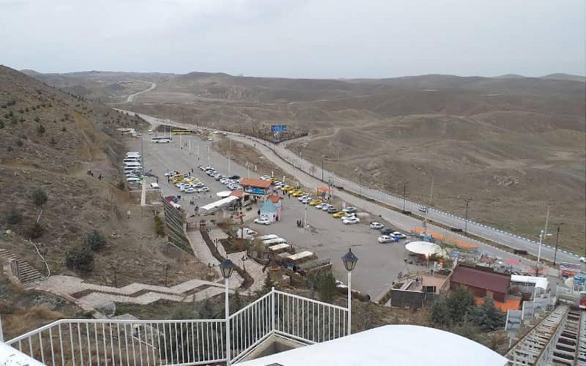 محوطه پارک خودروها در چالیدر