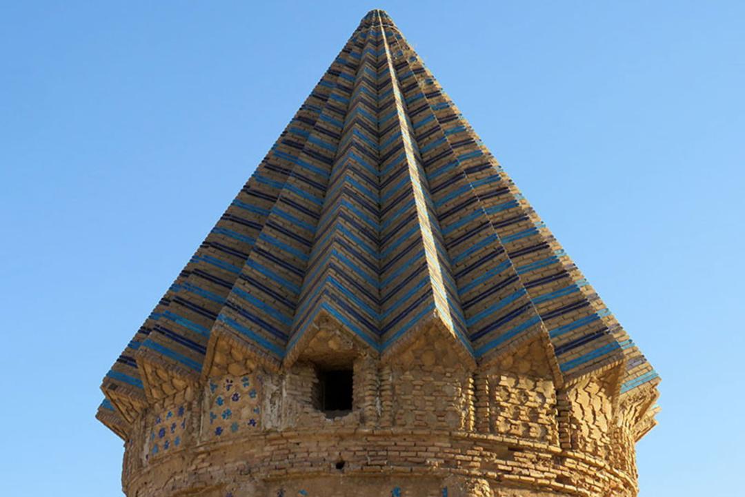 گنبد میل اخنگان