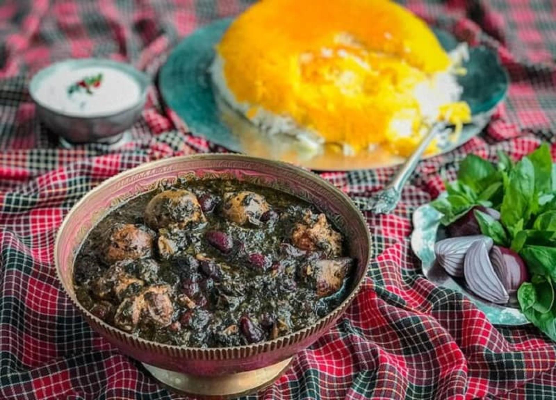 طرز تهیه خورش قورمه سبزی