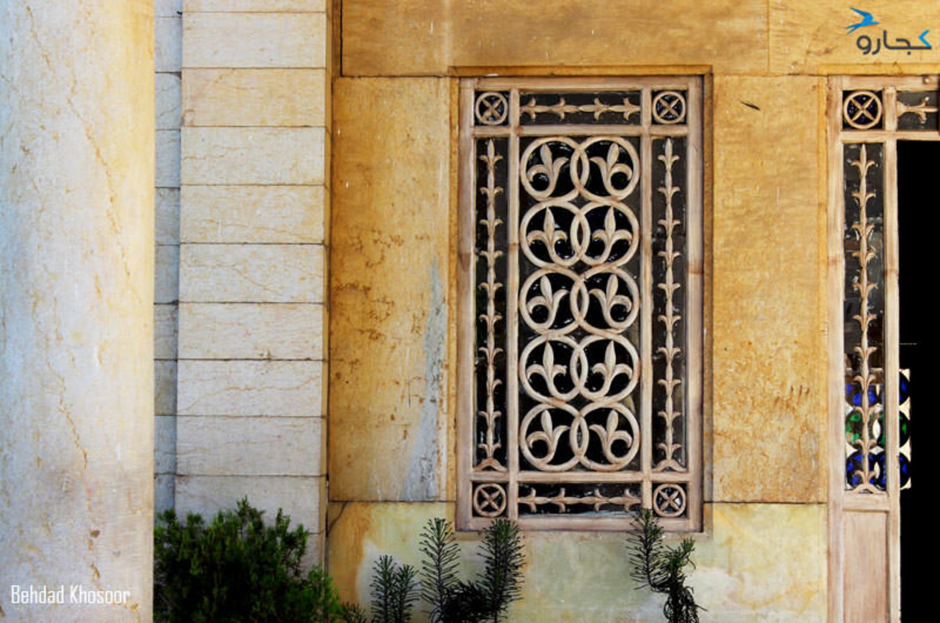 پنجره چوبی در حافظیه