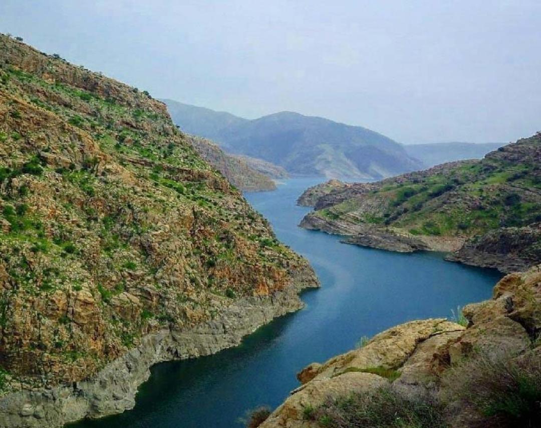 رود کارون در میان کوه های خوزستان
