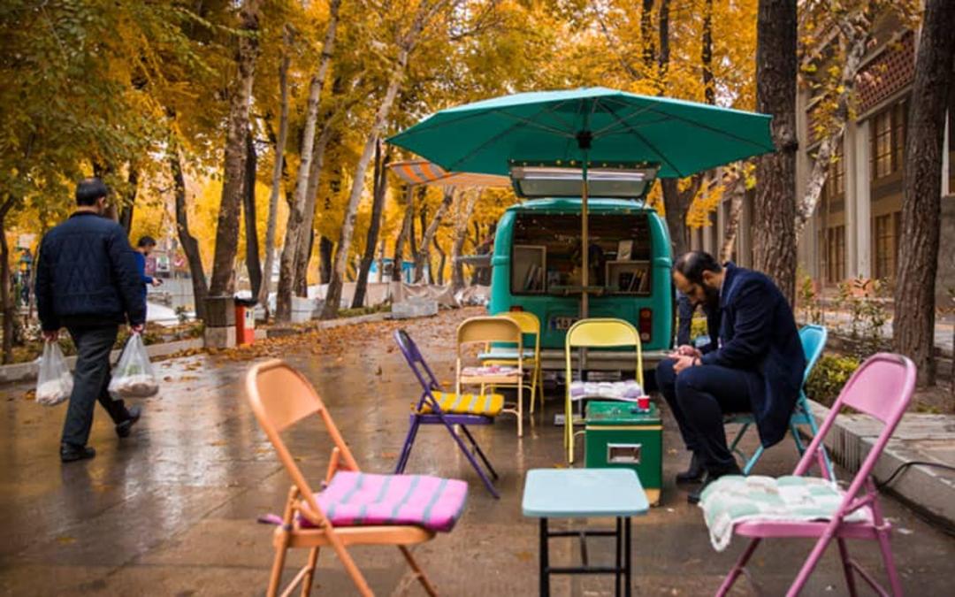 کافه ماشینی در چهارباغ عباسی