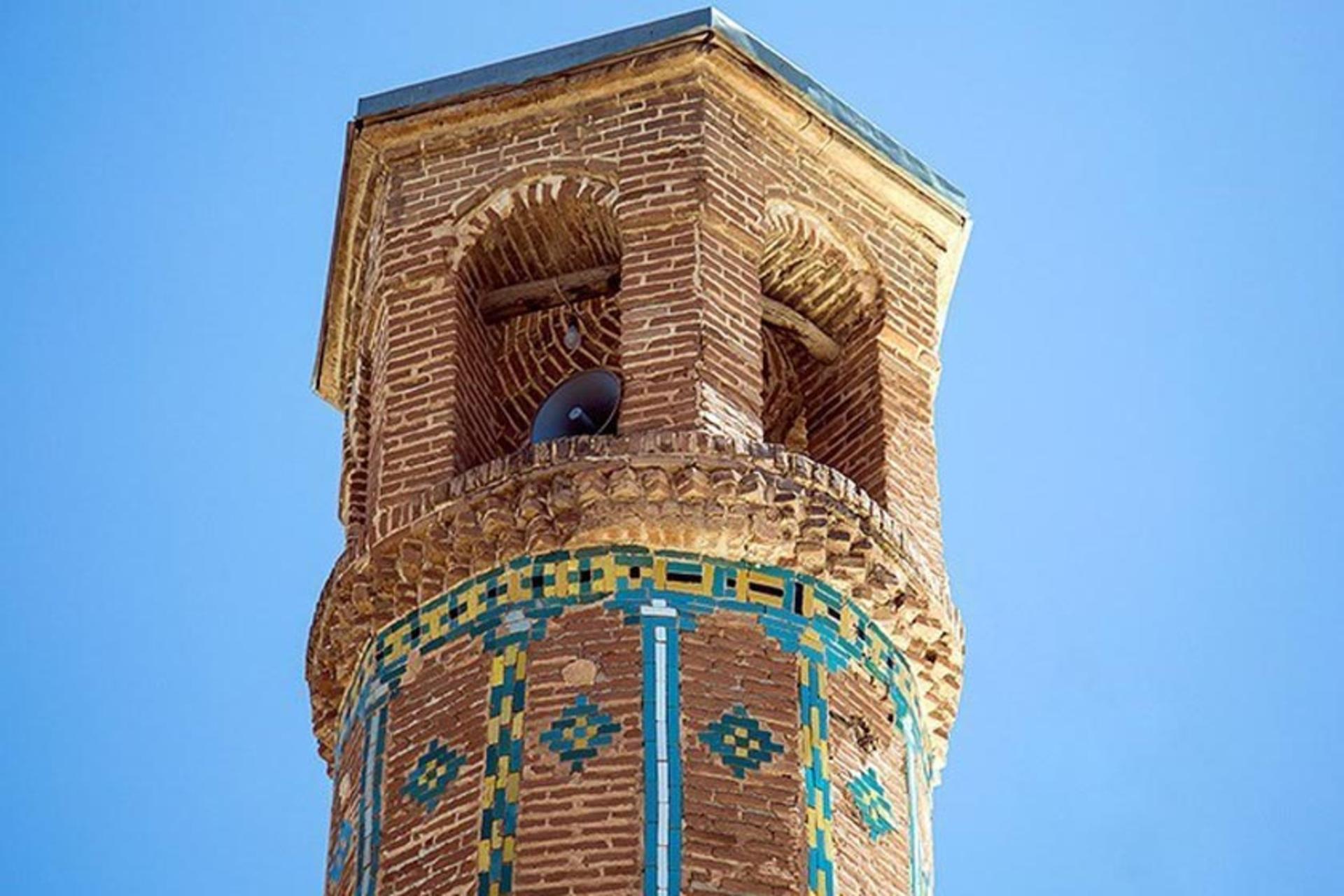 کاشی‌کاری‌های مناره مسجد دو مناره سقز