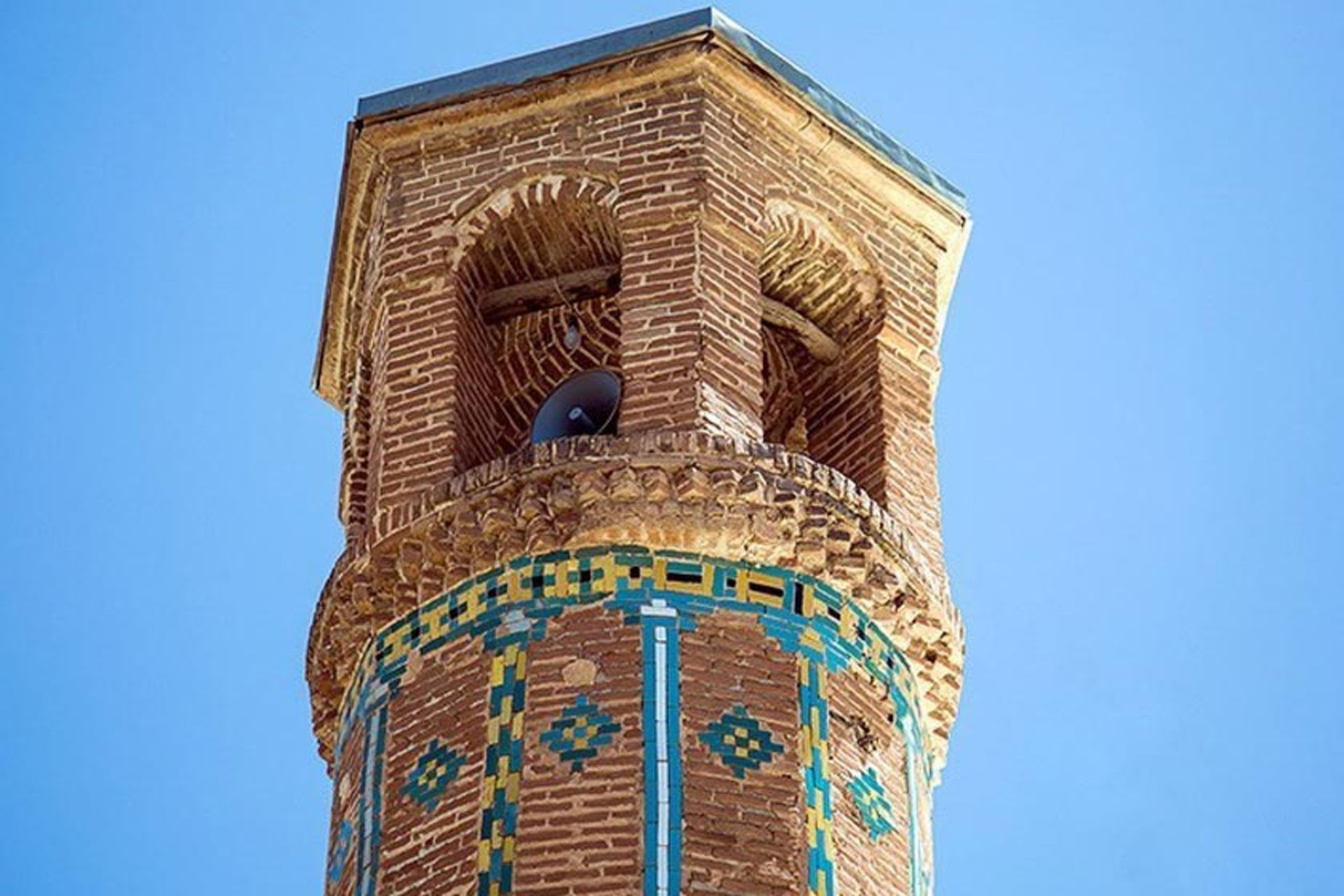 کاشی‌کاری‌های مناره مسجد دو مناره سقز